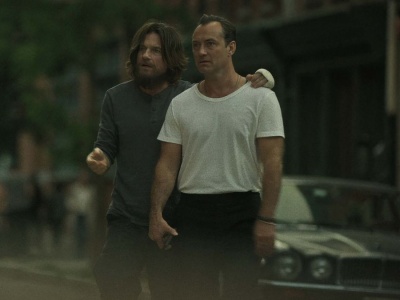 Black Rabbit - recenzja serialu Netfliksa. Jak wypadł wyczekiwany thriller ze świetną obsadą?