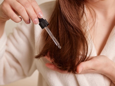 Olejek rycynowy na włosy, brwi i rzęsy. Jakich efektów możesz się spodziewać?