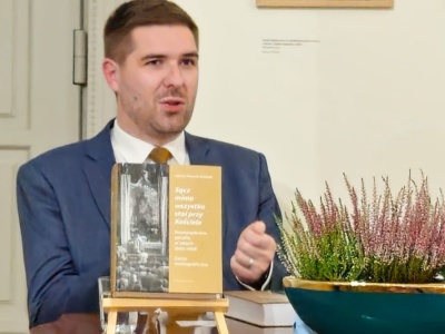 Przeczytał pół miliona stron, żeby napisać 600…