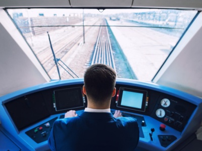 Samorządowi przewoźnicy dają zarobić. Nawet 14,5 tys. zł za pracę w pociągach