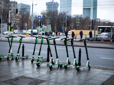 Pierwsze polskie miasto blokuje elektronicznie hulajnogi elektryczne