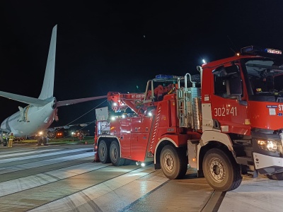 Po incydencie w Balicach: Kraków Airport inwestuje w sprzęt do usuwania samolotów z pasa