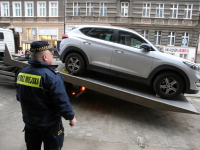 Już nie potrzeba naklejek za złe parkowanie. Powstała strona do anonimowych donosów