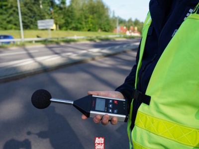 Sonopan poszedł w ruch. Policjanci z Wrocławia zatrzymali dowody rejestracyjne za hałas