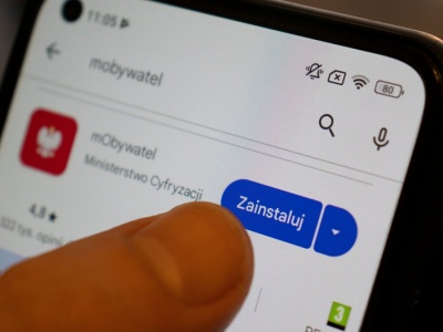 Nie korzystasz z mObywatela? Spokojnie, będziesz - mówi rząd