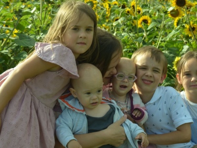 Wielodzietna mama bliźniaków wcześniaków opowiada o rodzinnych wyzwaniach