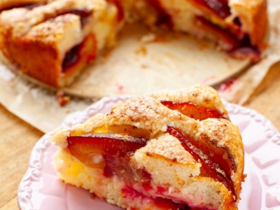 Ciasto jogurtowe ze śliwkami