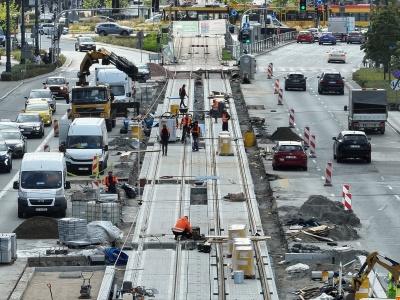 Przebudowa torowiska na Marszałkowskiej zmierz ku końcowi: Wiadomo, kiedy wrócą tu tramwaje