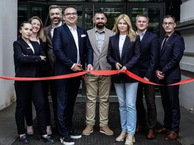 Jakość w każdym detalu. Jak rywalizować na hermetycznym i silnie regulowanym rynku?