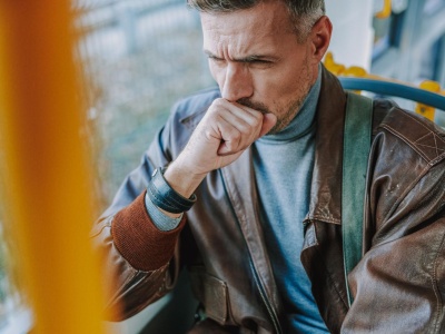 Sezon infekcji oddechowych rozpoczęty: COVID-19, RSV i grypa znów groźne. Zapisz się…