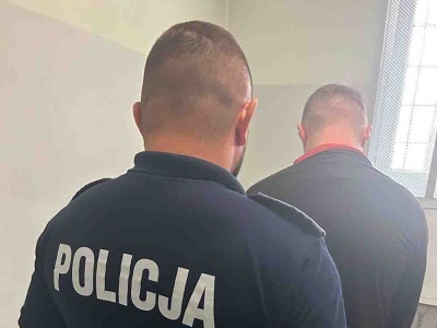 Szczyt głupoty ostrzelał metalowymi kulkami budynek biblioteki