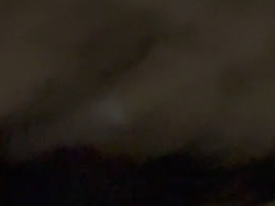 Mieszkańcy Targówka zastanawiają się, skąd się wzięły rozbłyski na nocnym niebie