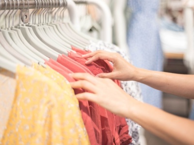 Jeśli planujesz kupić 1 sukienkę na jesień, niech będzie w tym kolorze