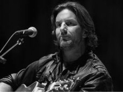 Znany muzyk country i laureat Grammy nie żyje. Brett James zginął w katastrofie samolotu