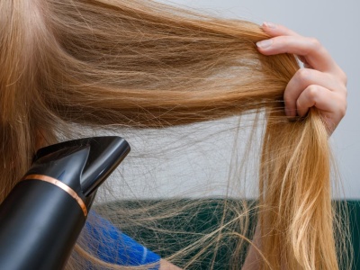 Ustaw ten tryb w suszarce. Włosy będą lśniące i miękkie jak po wizycie u fryzjera