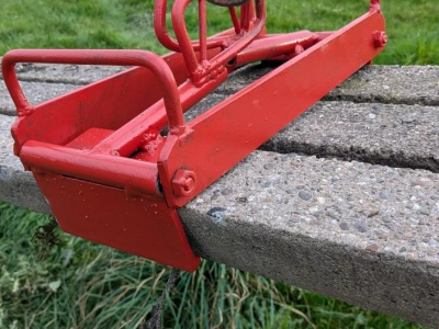 Jak bezpiecznie przenosić ruszta w chlewni? (WYNALAZEK ROLNIKA)