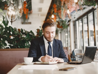 Polacy obawiają się zakładania firm. Powstrzymuje ich nie tylko gąszcz przepisów