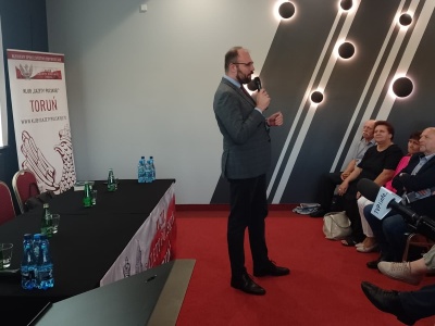 Poseł PiS Krzysztof Szczucki w Toruniu: Trzeba wzmocnić urząd prezydenta