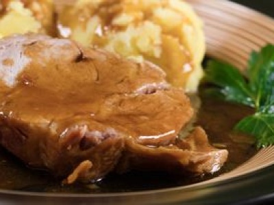 Na obiad robię schab w sosie własnym. Wychodzi tak delikatny, że nie trzeba używać noża