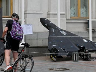 Jak się obronić przed setkami dronów? Łatwo nie będzie