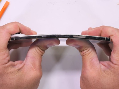 iPhone Air w teście wytrzymałości. Oto najtrwalszy smartfon Apple