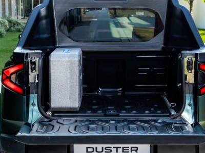 Dacia Duster debiutuje w nowej wersji nadwozia. Lepiej nie zostawiaj nic w bagażniku