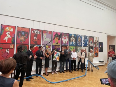 FAKRO partnerem wystawy „Plakat ≠ Papier” w krakowskim Pałacu Sztuki