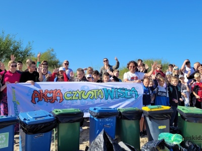 Niechlubny rekord śmieci – sprzątanie świata nad Wisłą z kilkusettonowym żniwem