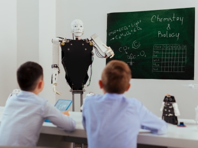 Jego dzieci nie chodzą do szkoły. Uczy je sztuczna inteligencja, którą sam stworzył