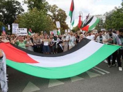 Marsz dla Palestyny. 1500 osób przeszło ulicami Warszawy