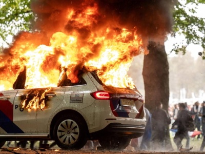 Demonstracja przerodziła się w zamieszki. Dantejskie sceny w Holandii