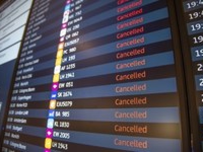 Paraliż europejskich lotnisk. W Brukseli odwołano połowę lotów