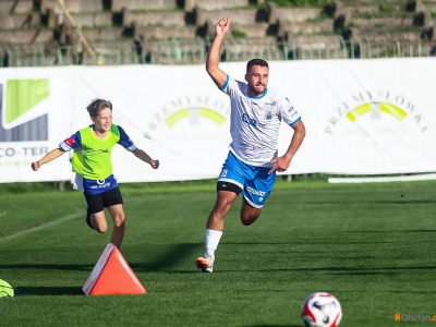 Stomil wygrał z Tęczą Biskupiec w hicie kolejki IV ligi [ZDJĘCIA]