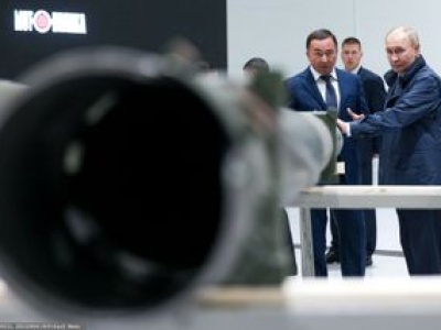 Kreml grozi eskalacją, by zmusić Kijów do ustępstw