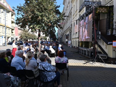 Prymas Polski na 100-lecie Mniszek Klarysek: „W środku Bydgoszczy Jezus obecny dzień i noc” [zdjęcia]