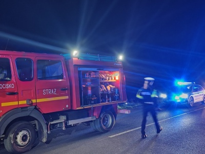 Tragedia pod Oławą. Motocykl stanął w płomieniach, auto zatrzymało się w rowie