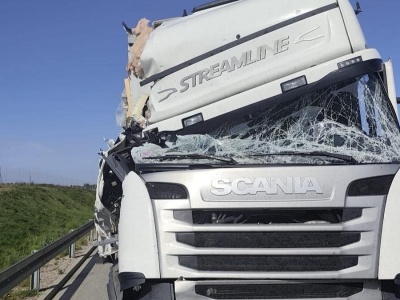 Śmiertelny wypadek na drodze ekspresowej. Dwie osoby nie żyją