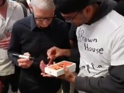 Poprosił Tima Cooka o podpis na iPhone 17 Pro i wtedy stało się to..
