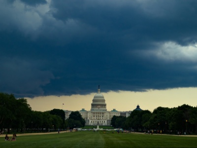 Czarne chmury nad gospodarką USA oraz Rosji. W Polsce poprawa nastrojów