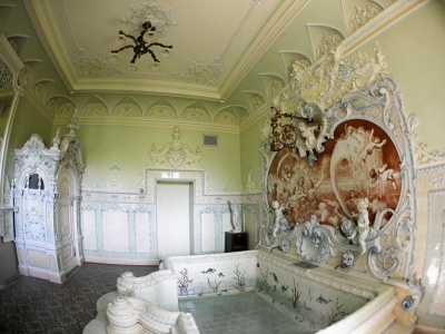 Jedna z najpiękniejszych łazienek świata jest w Polsce. Kąpał się tu John Malkovich