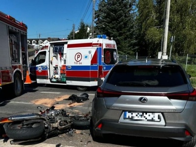 W Stopnicy doszło do dramatycznego wypadku, w którym zginął motocyklista. To policjant