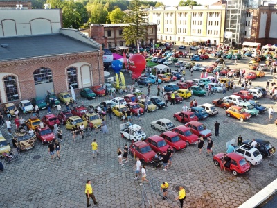 [ZDJĘCIA] 50 lat od startu produkcji Fiata 126p w Tychach! Impreza dla całych rodzin!