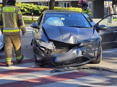 Wjechała na skrzyżowanie nie patrząc na znaki. Staranowała nadjeżdżającego chevroleta (zdjęcia)