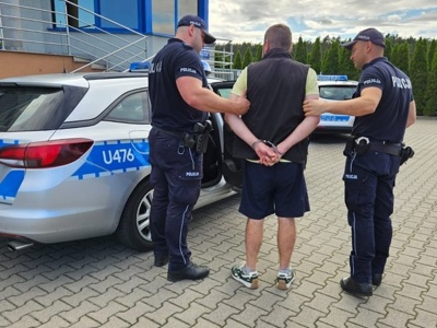 Ukrainiec po raz kolejny kierował autem mimo sądowego zakazu i po pijanemu. Został deportowany