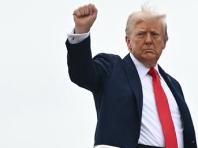 Nawet 100 tysięcy osób na pożegnaniu Charliego Kirka [NA ŻYWO]