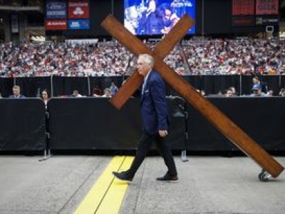 200 tysięcy osób na pogrzebie Charliego Kirka. Trump wśród mówców