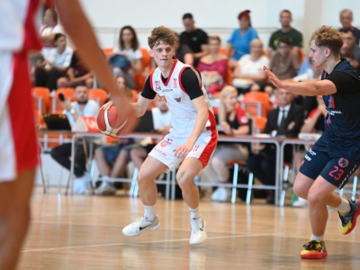 Porażka UJK na inaugurację. Faworyt okazał się za mocny