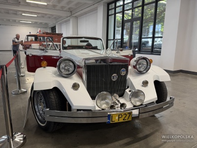 Wehikuł czasu i palona guma – za nami Retro Motor Show 2025 [ZDJĘCIA, FILM]