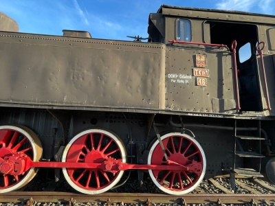 Urodziny pełną parą! Kolejowy emeryt „zaprosił