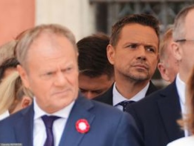 TVN24: Tusk poparł akcję Kierwińskiego wymierzoną w Trzaskowskiego